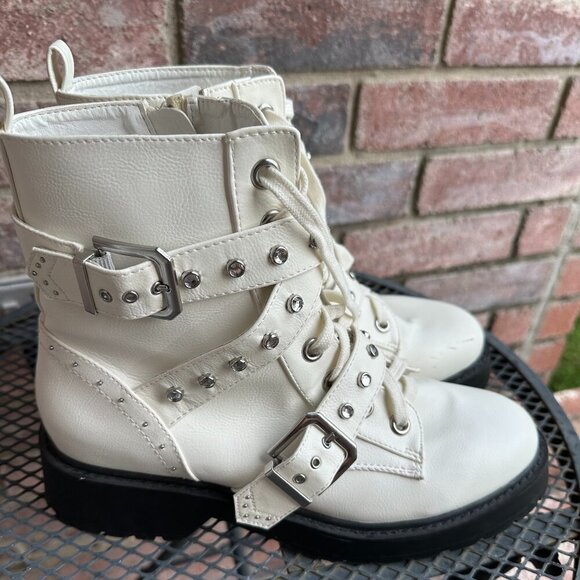 XOXO Gregor Embellished Lug Sole White Combat Boot 8.5M - Picture 6 of 12